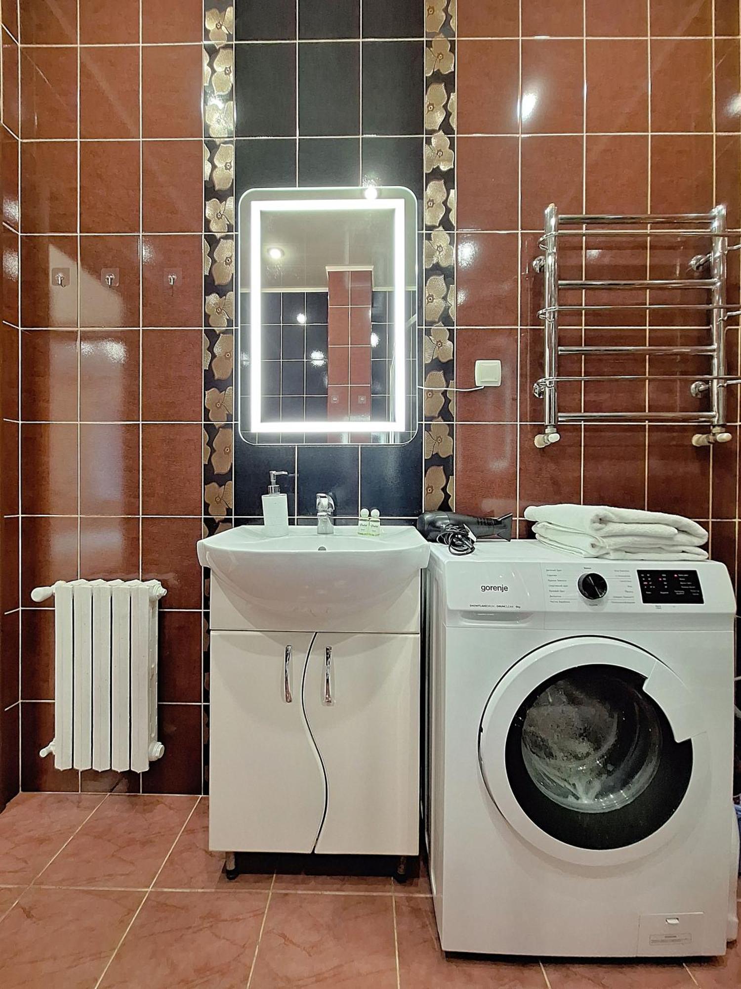 Однокімна Квартира Біля Каштанової Алеї У Центрі Полтави Мережа Alexapartments Документи Для Відряджень Безконтатне Заселення 24-7 Poltava Exterior photo