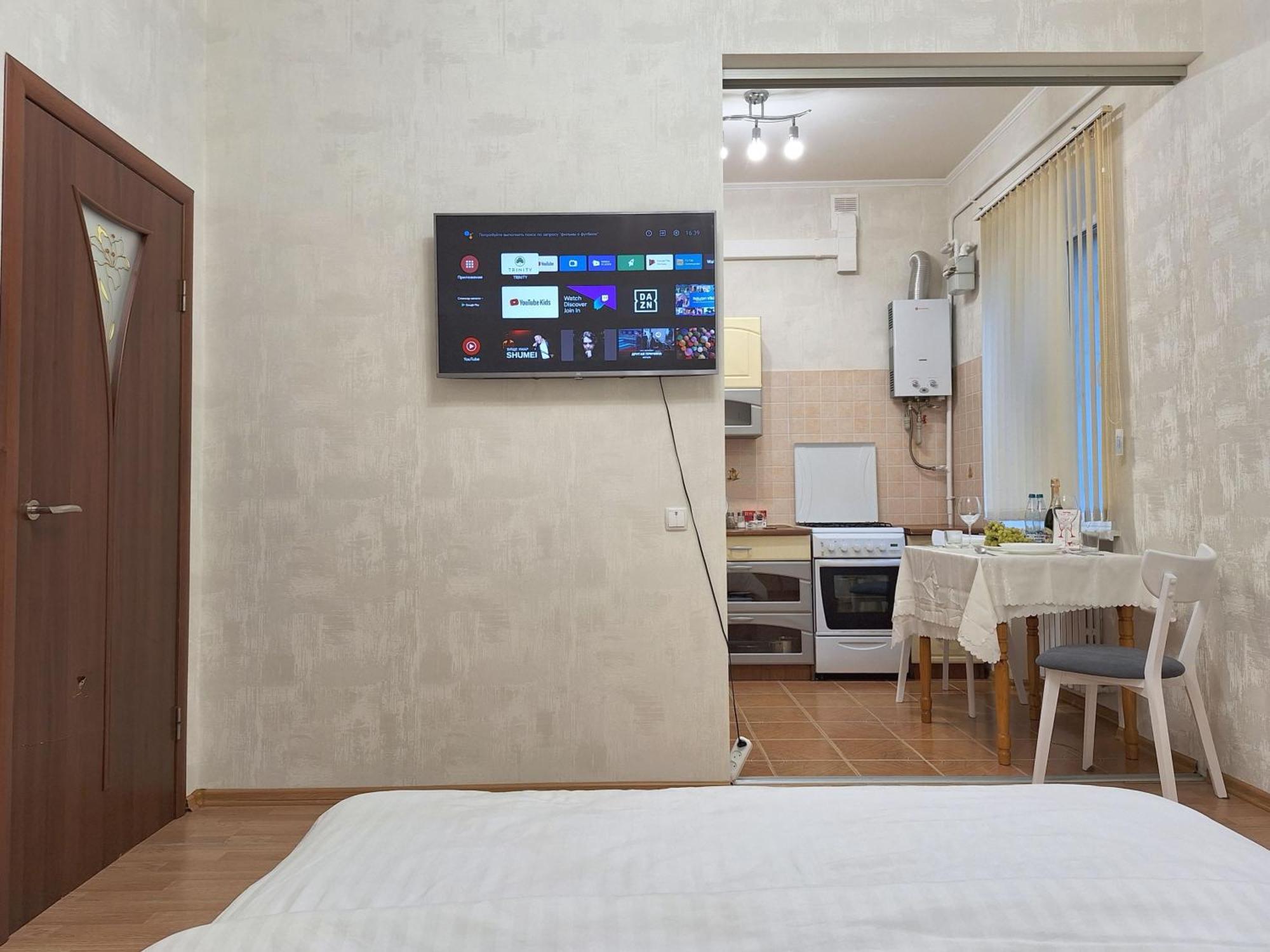 Однокімна Квартира Біля Каштанової Алеї У Центрі Полтави Мережа Alexapartments Документи Для Відряджень Безконтатне Заселення 24-7 Poltava Exterior photo
