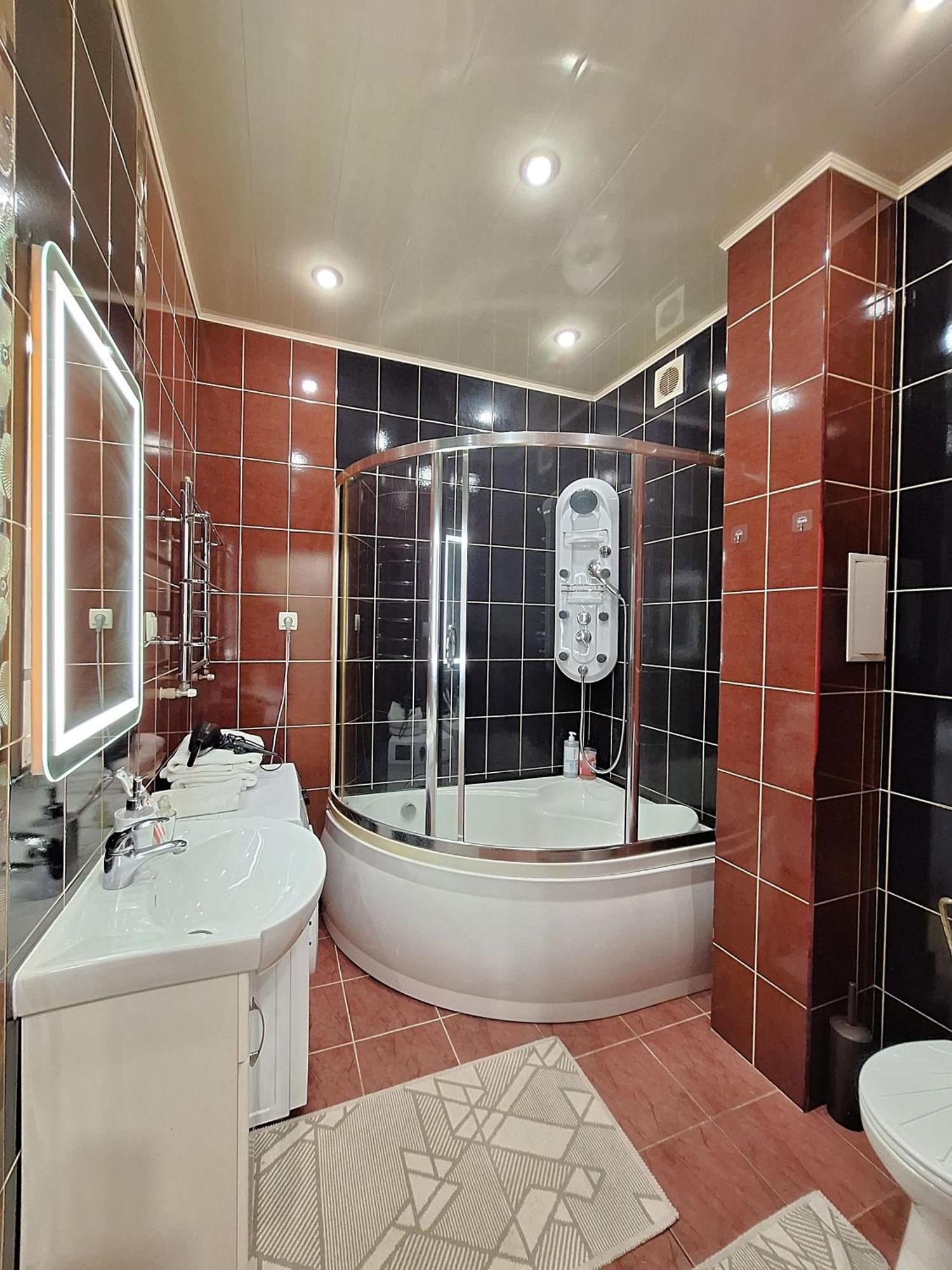 Однокімна Квартира Біля Каштанової Алеї У Центрі Полтави Мережа Alexapartments Документи Для Відряджень Безконтатне Заселення 24-7 Poltava Exterior photo